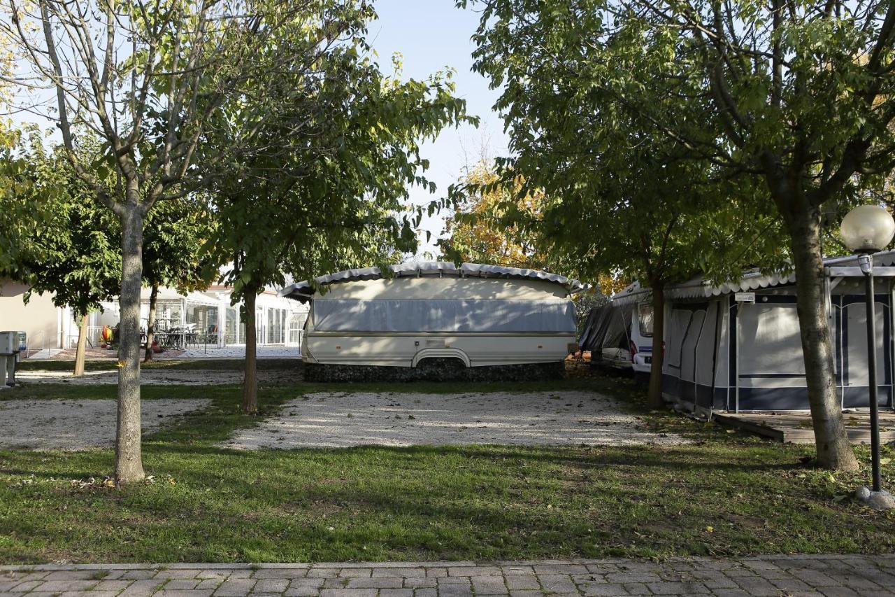 Camping Da Giovanni Peschiera del Garda Luaran gambar